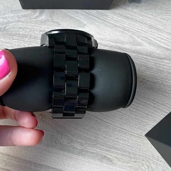 Marc by Marc Jacobs Henry Skeleton Dial Black Plastic Ladies Watch Timepiece - Picture 7 of 10